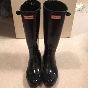 BLACK HUNTER BOOTS + SOCKS INCLUDED